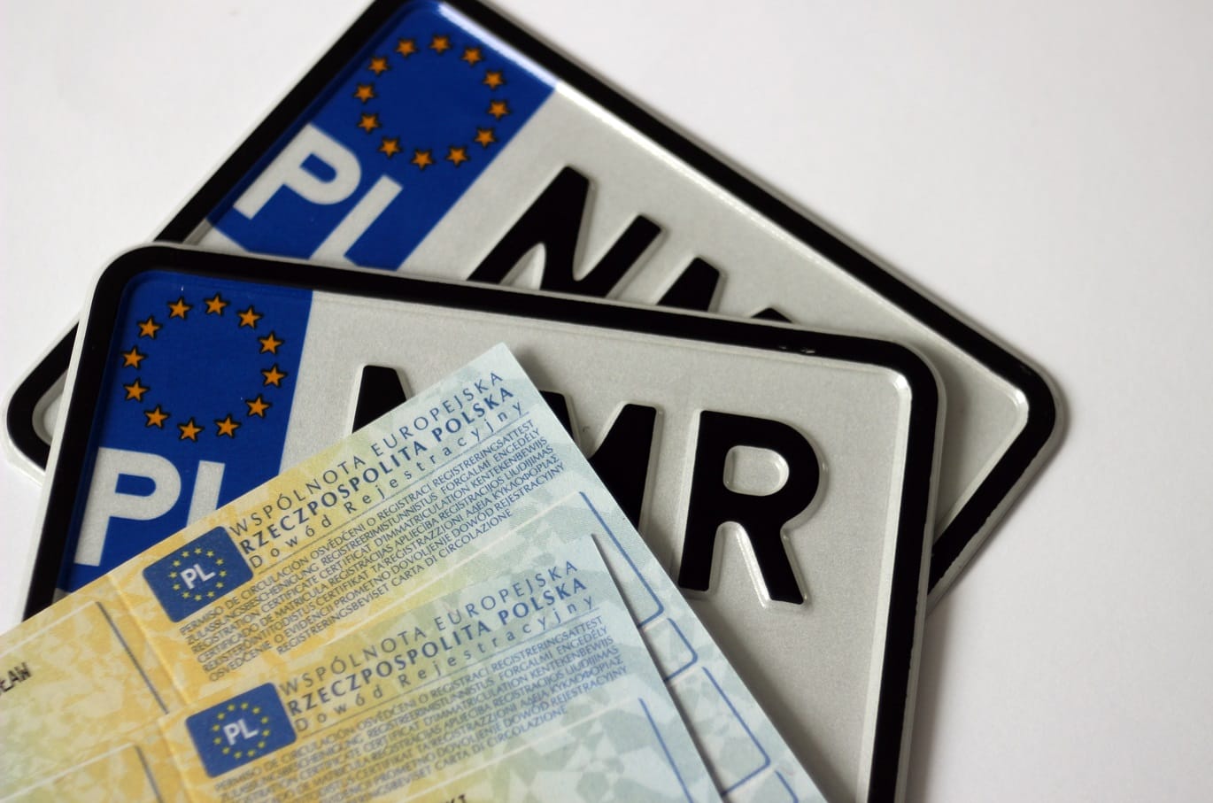Jakie informacje o pojeździe są niezbędne do zakupu winiet dla różnych krajów Europy?
